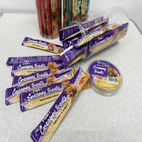 Black Cats Creamy Treats With Salmon (15g X 25cs)