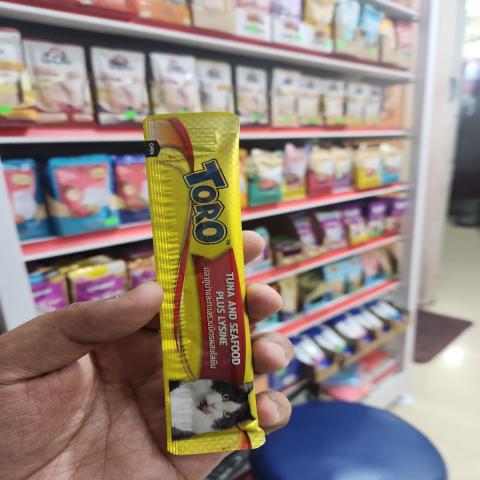 Toro Tuna and Seafood Plus Lysine Flavor Lick Cat Treats 15g